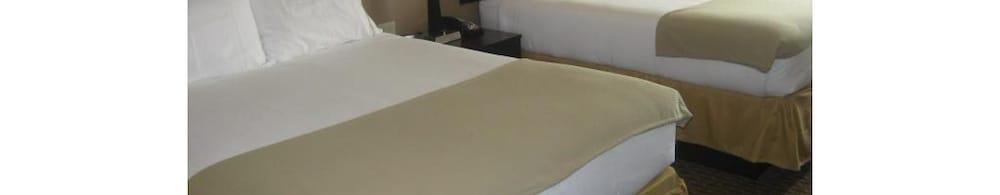 Holiday Inn Express & Suites Del Rio By Ihg Экстерьер фото