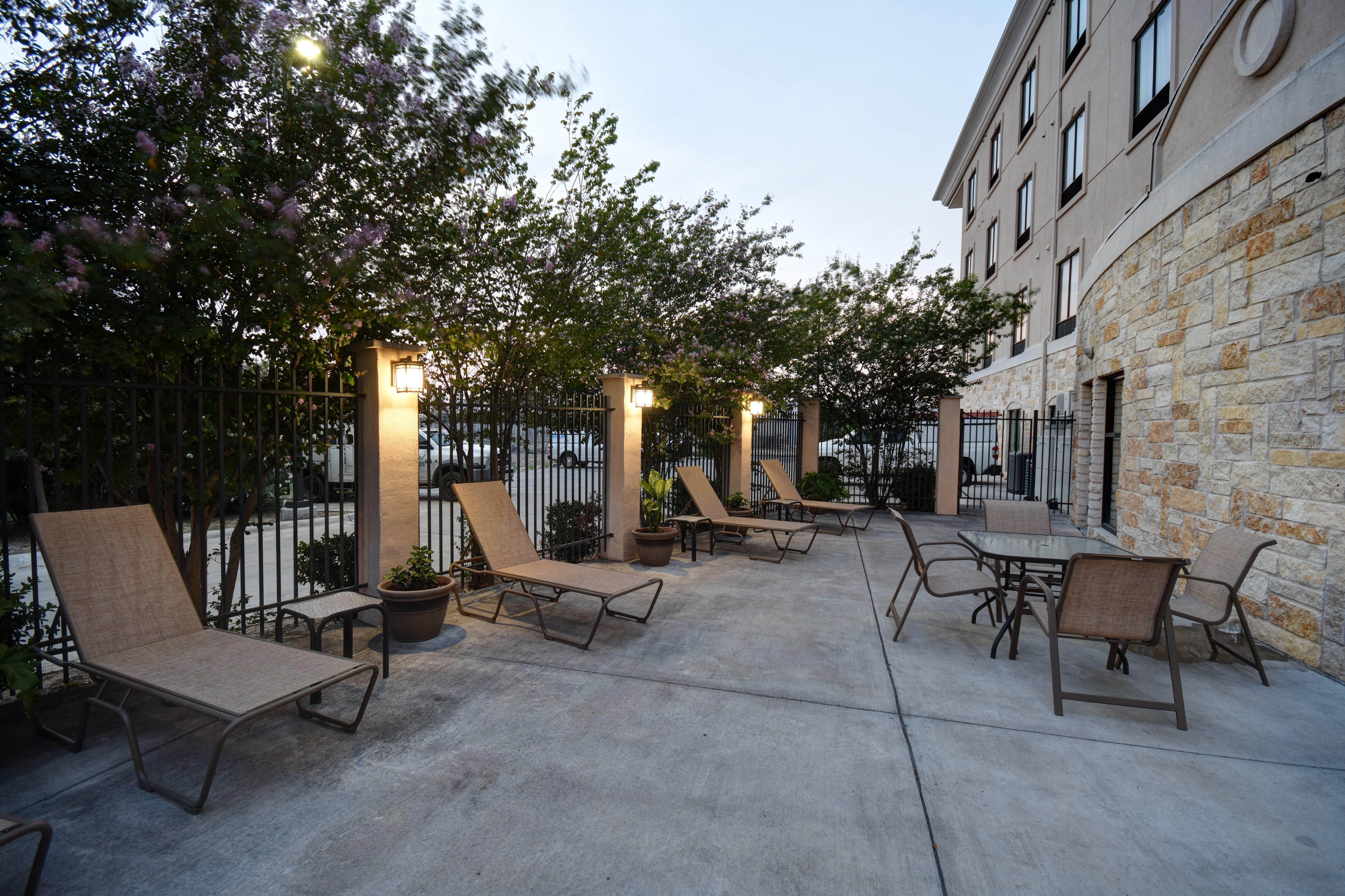 Holiday Inn Express & Suites Del Rio By Ihg Экстерьер фото