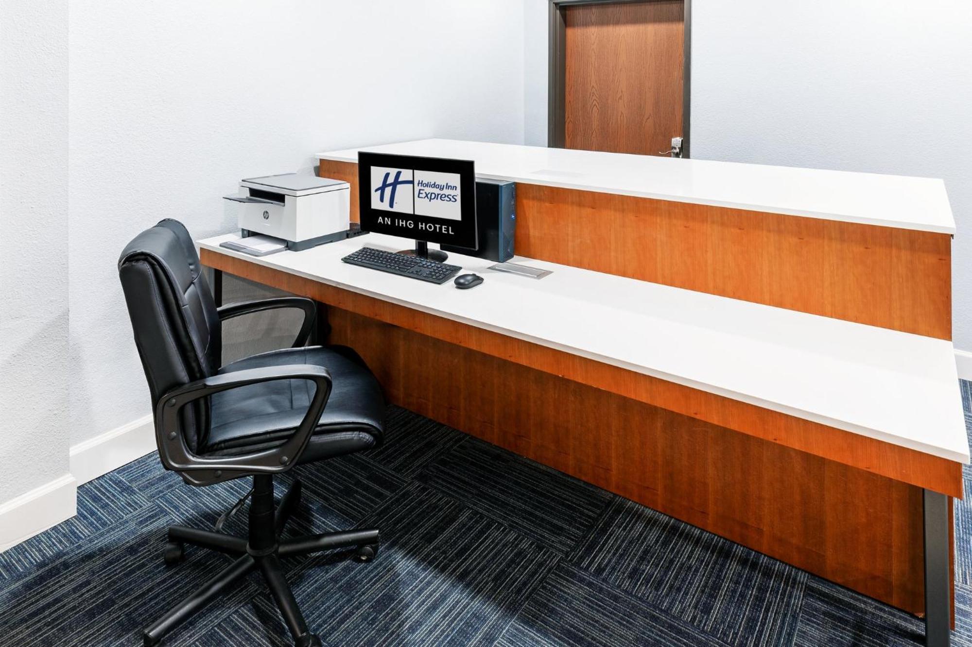 Holiday Inn Express & Suites Del Rio By Ihg Экстерьер фото