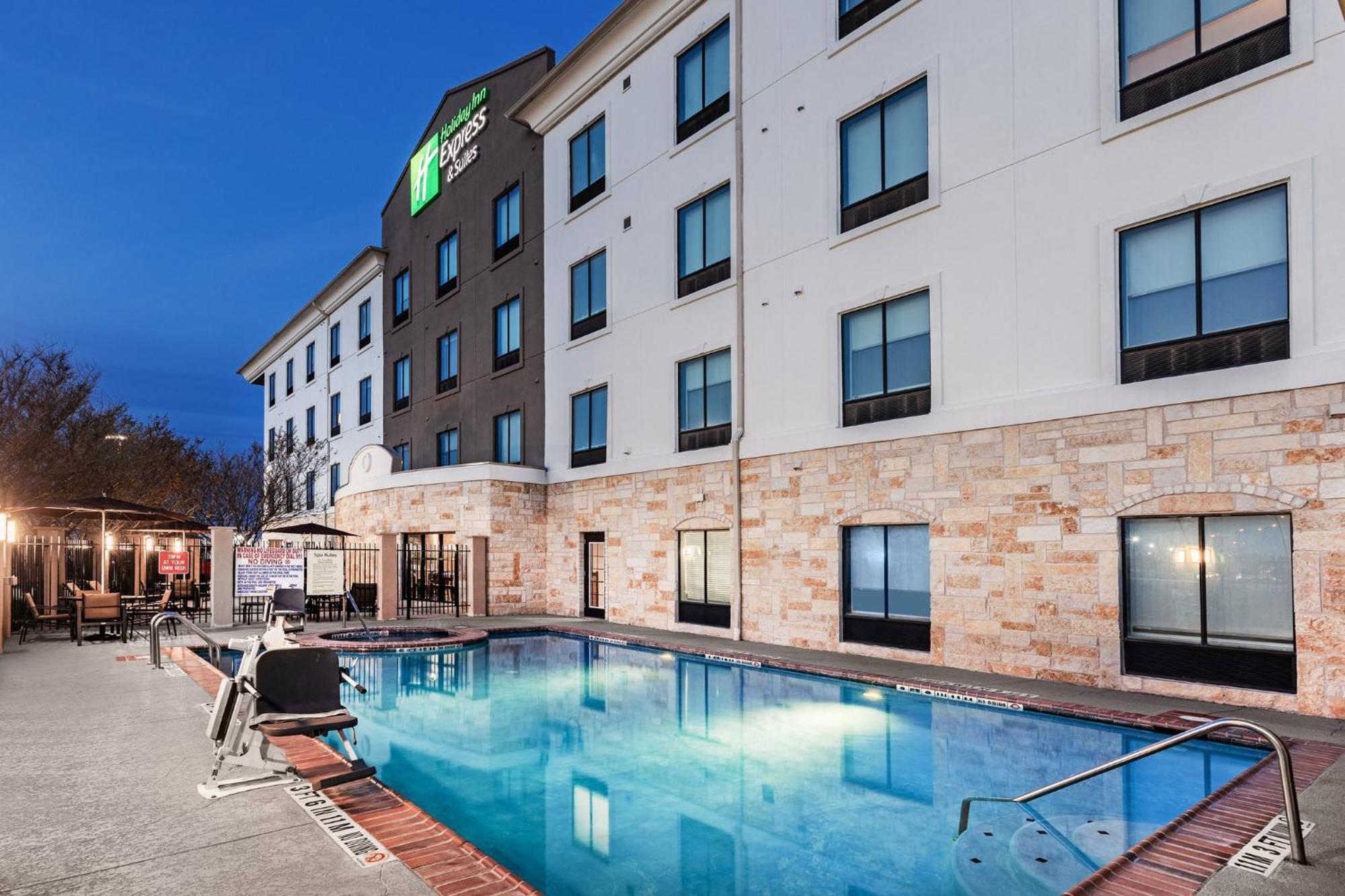 Holiday Inn Express & Suites Del Rio By Ihg Экстерьер фото