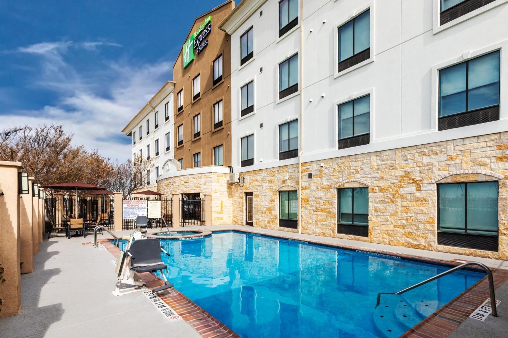 Holiday Inn Express & Suites Del Rio By Ihg Экстерьер фото