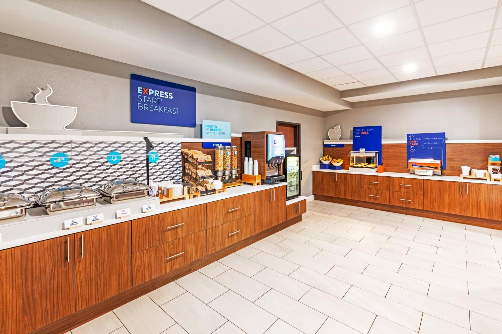 Holiday Inn Express & Suites Del Rio By Ihg Экстерьер фото