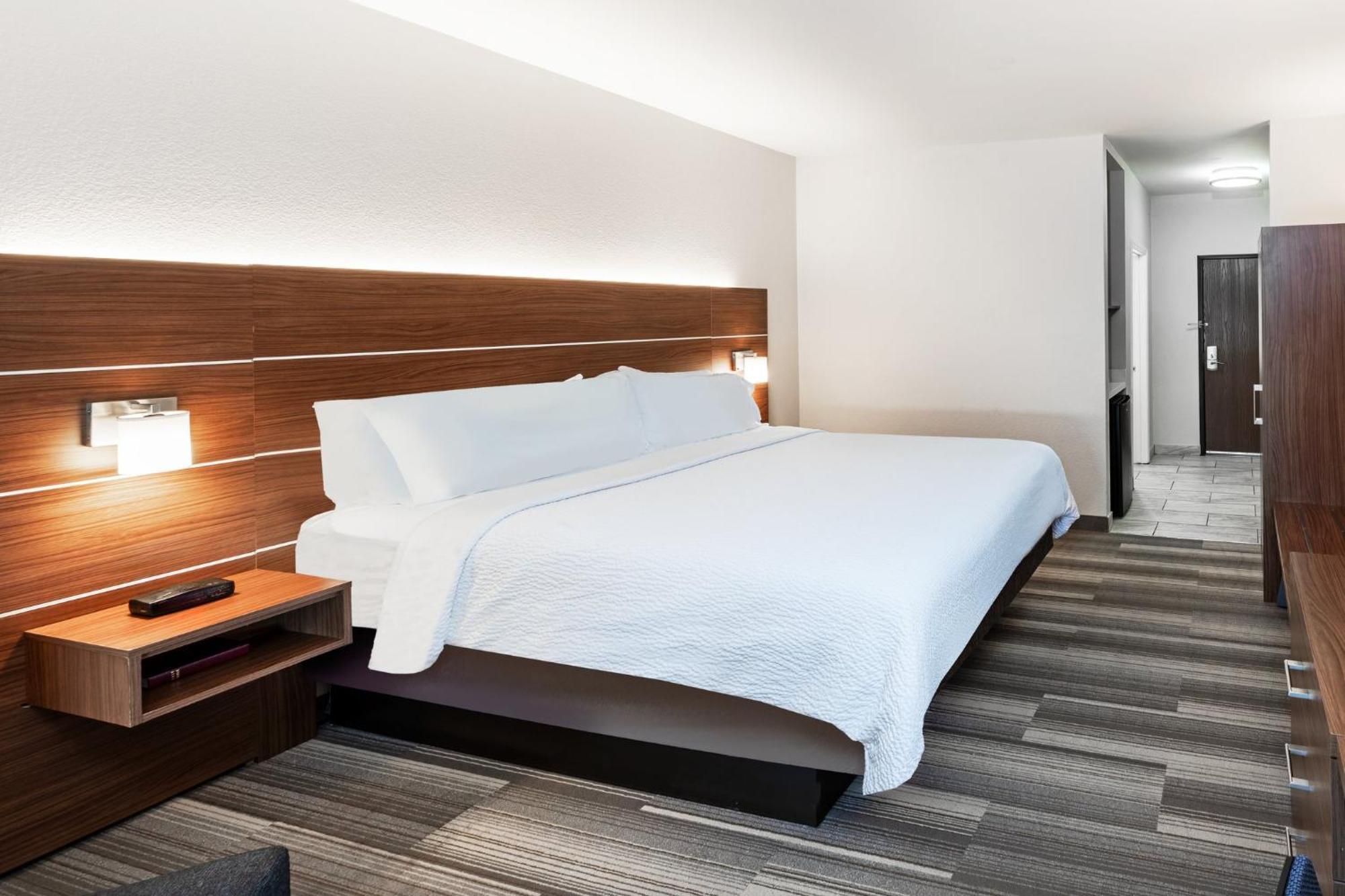 Holiday Inn Express & Suites Del Rio By Ihg Экстерьер фото