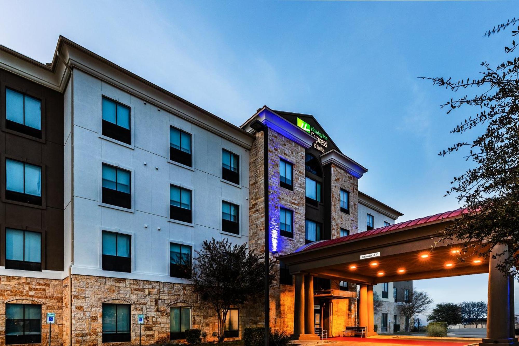 Holiday Inn Express & Suites Del Rio By Ihg Экстерьер фото